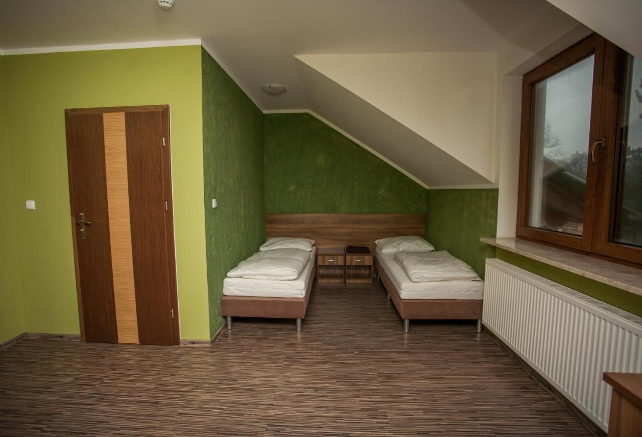 Quatro Osrodek Jezdziecki - Gospodarstwo Agroturystyczne Pobiedziska Esterno foto